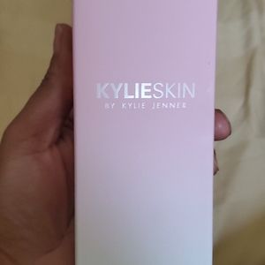 Kylie skin by Kylie Jenner  foaming face wash 5oz